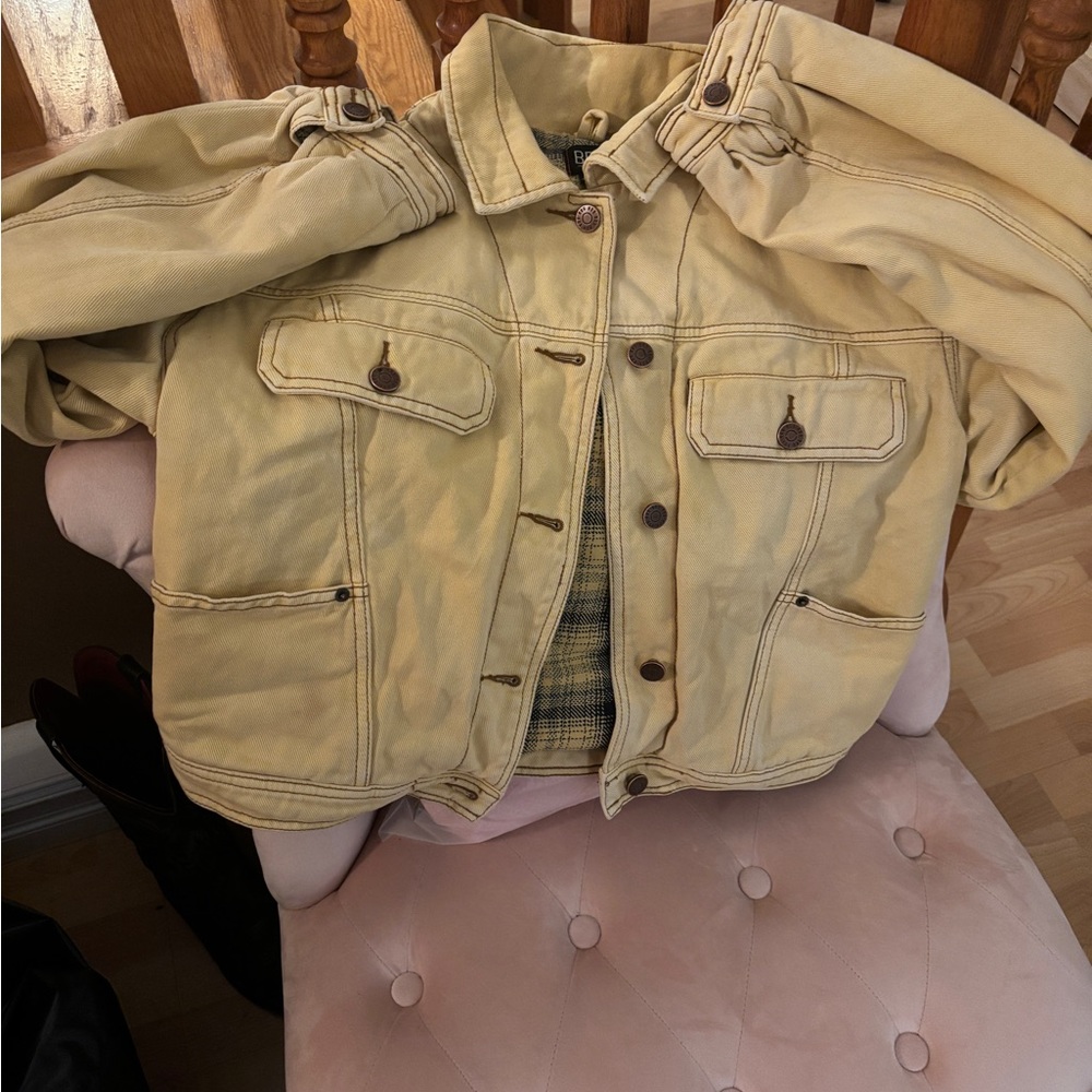 Woman’s Jacket - Picture 2 of 3